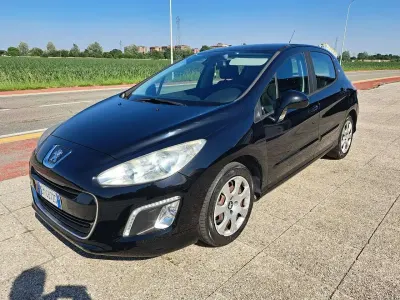 Usata Peugeot 308 Business-Line 111 CV (81 kW) 2012 Nero Berlina