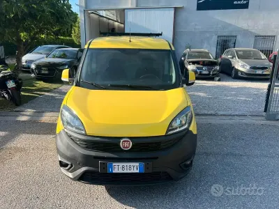 Usata Fiat Doblò 95 CV (69 kW) 2019 Giallo Monovolume
