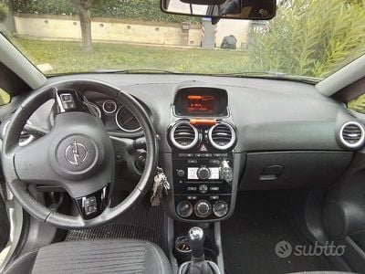 Usata Opel Corsa 85 CV (62 kW) 2015 Bianco Berlina