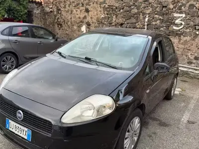 Usata Fiat Grande Punto 75 CV (55 kW) 2007 Nero Utilitaria
