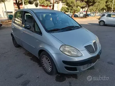 Usata Lancia Musa 69 CV (50 kW) 2006 Grigio Monovolume