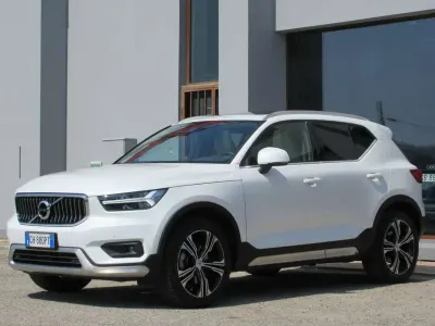 Usata Volvo XC40 Inscription 197 CV (144 kW) 2021 Christal white pearl SUV