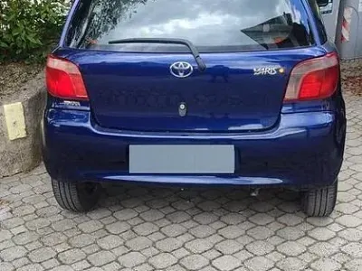 Usata Toyota Yaris 68 CV (50 kW) 2001 Blu Berlina