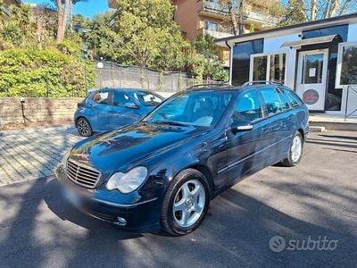 Usata Mercedes C270 Avantgarde 170 CV (125 kW) 2001 Blu Berlina