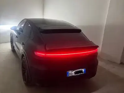 Usata Porsche Cayenne 549 CV (403 kW) 2024 Nero SUV