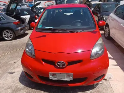 Usata Toyota Aygo Cool 68 CV (50 kW) 2014 Rosso Utilitaria