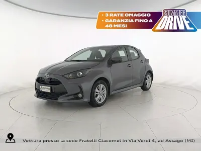 Usata Toyota Yaris Hybrid Business Edition 116 CV (85 kW) 2024 Grigio Berlina