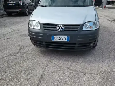 Usata VW Caddy Life 105 CV (77 kW) 2005 Grigio Monovolume
