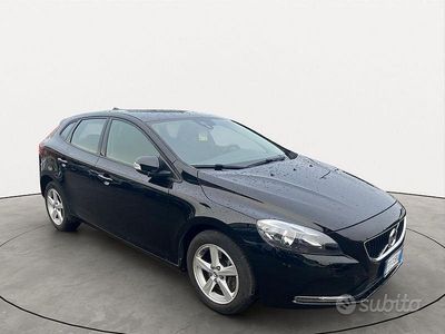 Usata Volvo V40 Kinetic 120 CV (88 kW) 2018 Nero Berlina