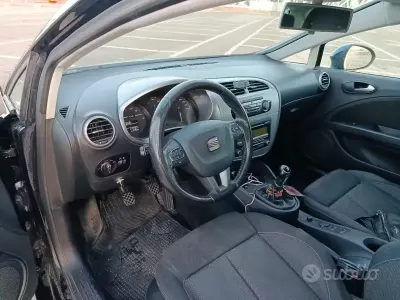 Käytetty Seat Leon 105 HP (77 kW) 2010 Musta Viistoperä