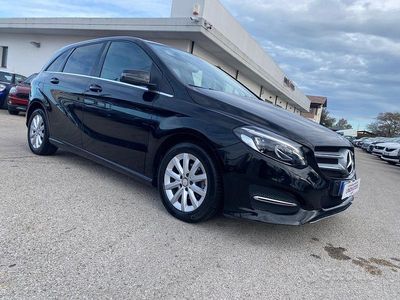 Usata Mercedes B180 109 CV (80 kW) 2016 Nero Monovolume