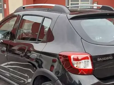 Usata Dacia Sandero Stepway 90 CV (66 kW) 2014 Nero Berlina