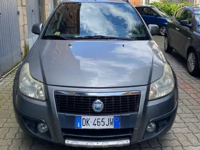 Usata Fiat Sedici Dynamic 107 CV (78 kW) 2007 Grigio SUV