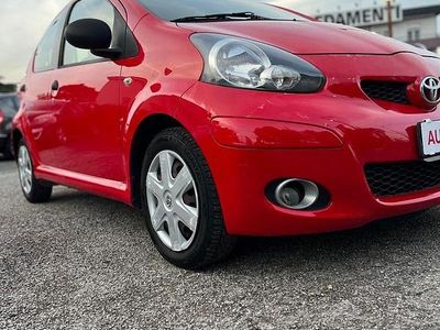 Usata Toyota Aygo Sol 68 CV (50 kW) 2010 Bianco Utilitaria