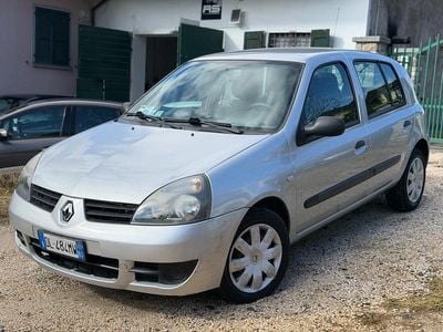 Argento Usata 2007 Renault Clio II Dynamique Berlina | 2890 € (Ottimo prezzo)