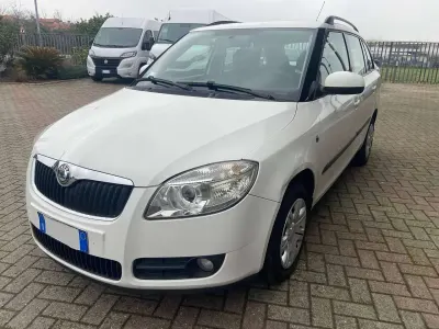 Begagnad Skoda Fabia Style 69 HK (50 kW) 2008 Vit Kombi
