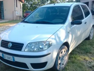 Usata Fiat Punto 60 CV (44 kW) 2009 Bianco Utilitaria
