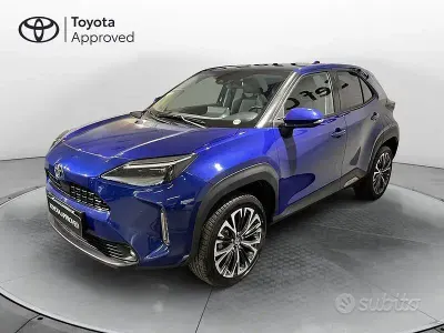 Usata Toyota Yaris Cross Lounge 131 CV (96 kW) 2024 Blu SUV