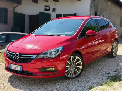 Usata Opel Astra Innovation 136 CV (100 kW) 2016 Rosso Berlina