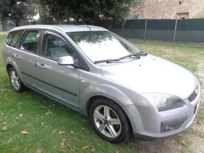 Usata Ford Focus Style 90 CV (66 kW) 2006 Blu/azzurro Station wagon