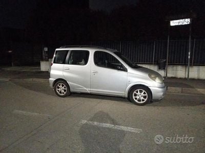 Usata Toyota Yaris Verso 2001 Monovolume