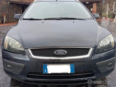 Usata Ford Focus 90 CV (66 kW) 2007 Grigio Station wagon