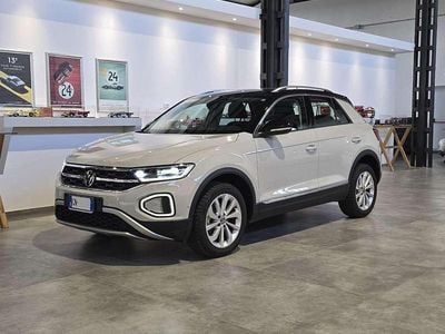Usata VW T-Roc Style 110 CV (80 kW) 2023 Grigio ascot SUV