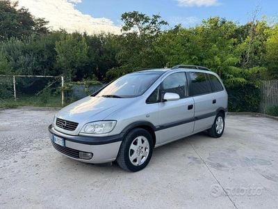 Usata Opel Zafira 115 CV (84 kW) 2000 Grigio Monovolume