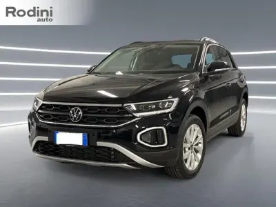 Usata VW T-Roc Life 116 CV (85 kW) 2024 Nero SUV
