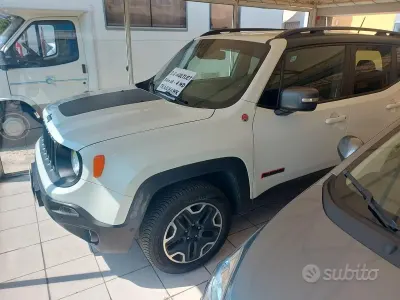 Usata Jeep Renegade Trailhawk 170 CV (125 kW) 2016 Bianco SUV
