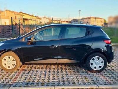 Begagnad Renault Clio IV 75 HK (55 kW) 2018 Svart Sedan