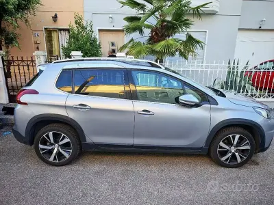 Usata Peugeot 2008 Allure 110 CV (80 kW) 2019 Grigio SUV