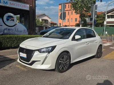 Usata Peugeot 208 Allure 101 CV (74 kW) 2021 Bianco Utilitaria
