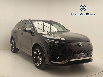 Usata VW Tiguan R-line 150 CV (110 kW) 2024 Deep black perlato SUV