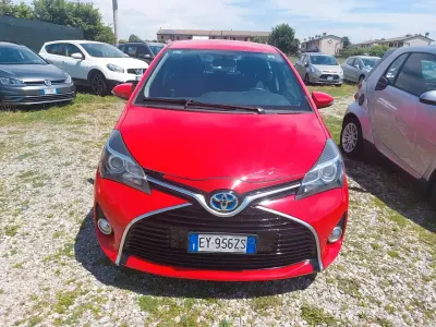 Begagnad Toyota Yaris Hybrid