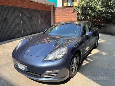 Usata Porsche Panamera Diesel 250 CV (183 kW) 2012 Blu metallizzato Utilitaria