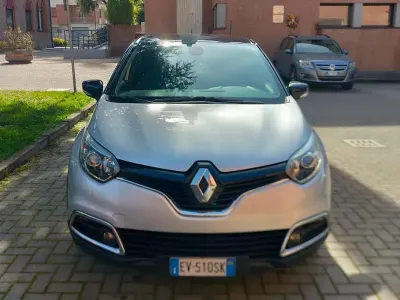 Usata Renault Captur 90 CV (66 kW) 2014 Argento SUV