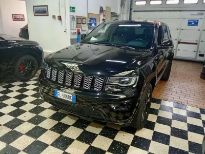 Usata Jeep Grand Cherokee Night Eagle 250 CV (183 kW) 2017 Nero SUV