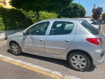 Usata Peugeot 206+ 60 CV (44 kW) 2009 Grigio Utilitaria
