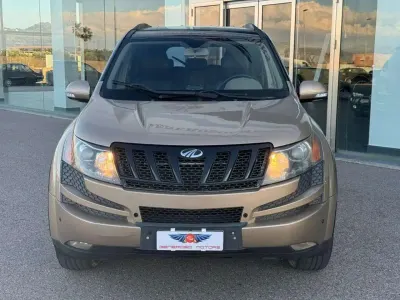 Usata Mahindra XUV500 140 CV (102 kW) 2013 Oro SUV