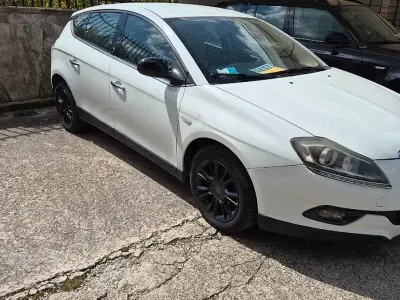 Usata Lancia Delta 120 CV (88 kW) 2009 Bianco Utilitaria