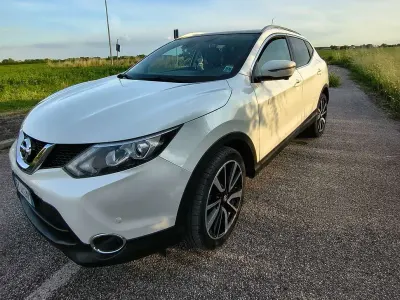 Usata Nissan Qashqai Tekna 110 CV (80 kW) 2017 Bianco SUV