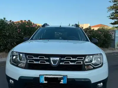 Usata Dacia Duster Lauréate 109 CV (80 kW) 2016 Bianco SUV