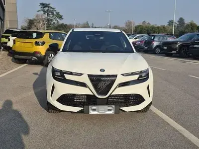 Nuova Alfa Romeo Junior Sprint 145 CV (106 kW) 2026 Bianco SUV