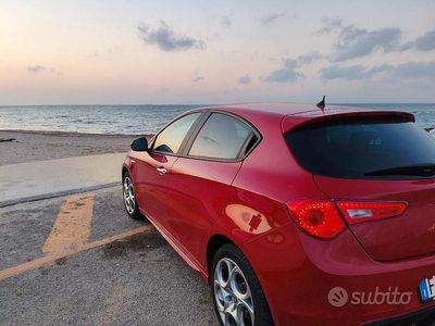 Usata Alfa Romeo Giulietta 120 CV (88 kW) 2017 Rosso Utilitaria