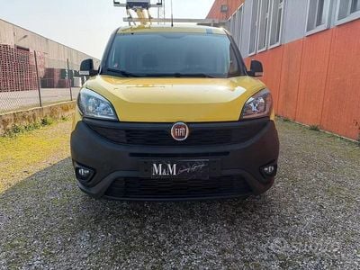 Usata Fiat Doblò 95 CV (69 kW) 2019 Giallo Monovolume