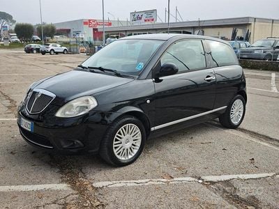 Usata Lancia Ypsilon 75 CV (55 kW) 2010 Nero Utilitaria