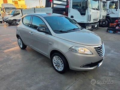 Gebraucht Lancia Ypsilon 80 PS (58 kW) 2013 Braun Kleinwagen