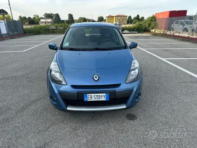 Usata Renault Clio II Dynamique 72 CV (52 kW) 2010 Blu Berlina