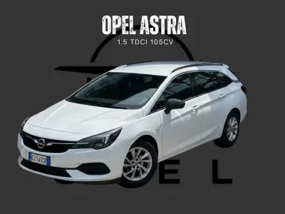 Usata Opel Astra Business Elegance 105 CV (77 kW) 2022 Bianco Utilitaria
